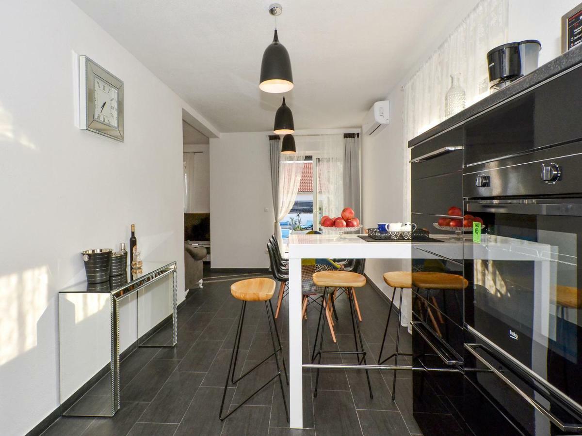 Deluxe Apartman Porto Trogir Luaran gambar